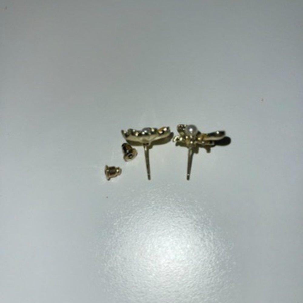 Cute Insect Bee Daisy Flower Stud Earrings Cubic Zirconia Crystal Earrings set - Picture 4 of 4